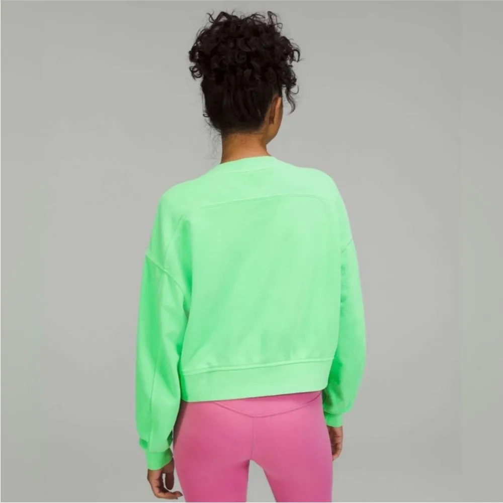 LULULEMON PERFECTLY OVERSIZED CROP CREW NEON WASH SCREAM GREEN LIGHT sweatshirt - Image 10