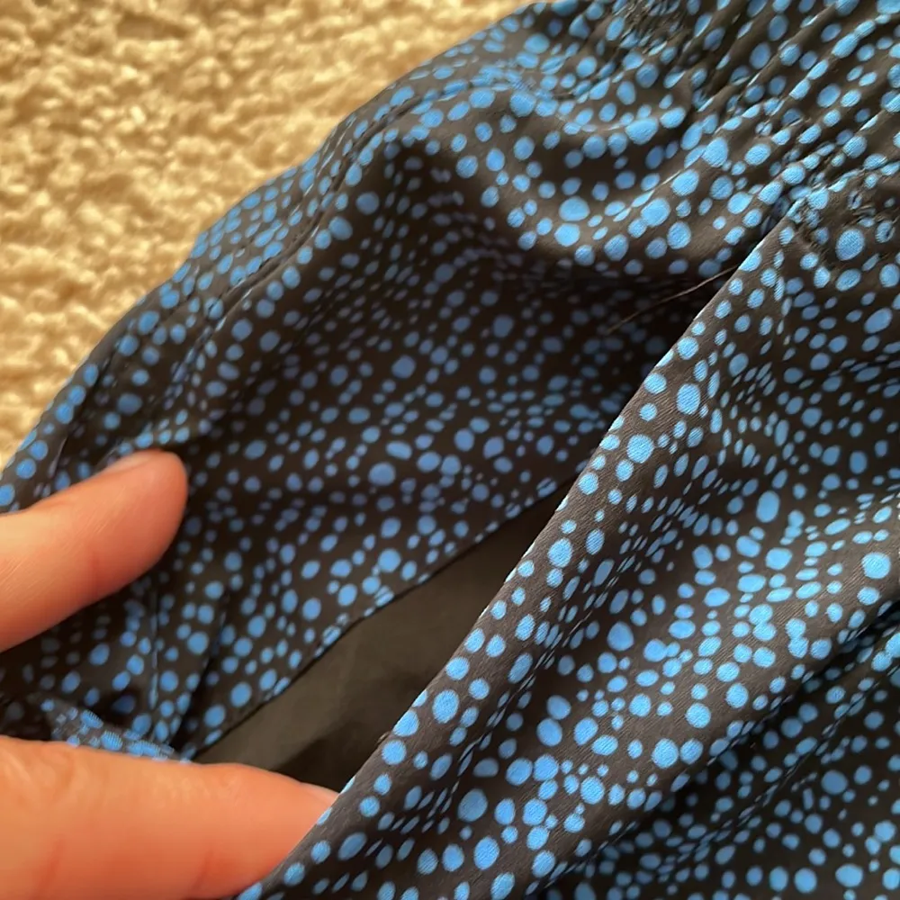 Womens Lululemon Black and Blue Polka Dot Running Shorts - Image 3