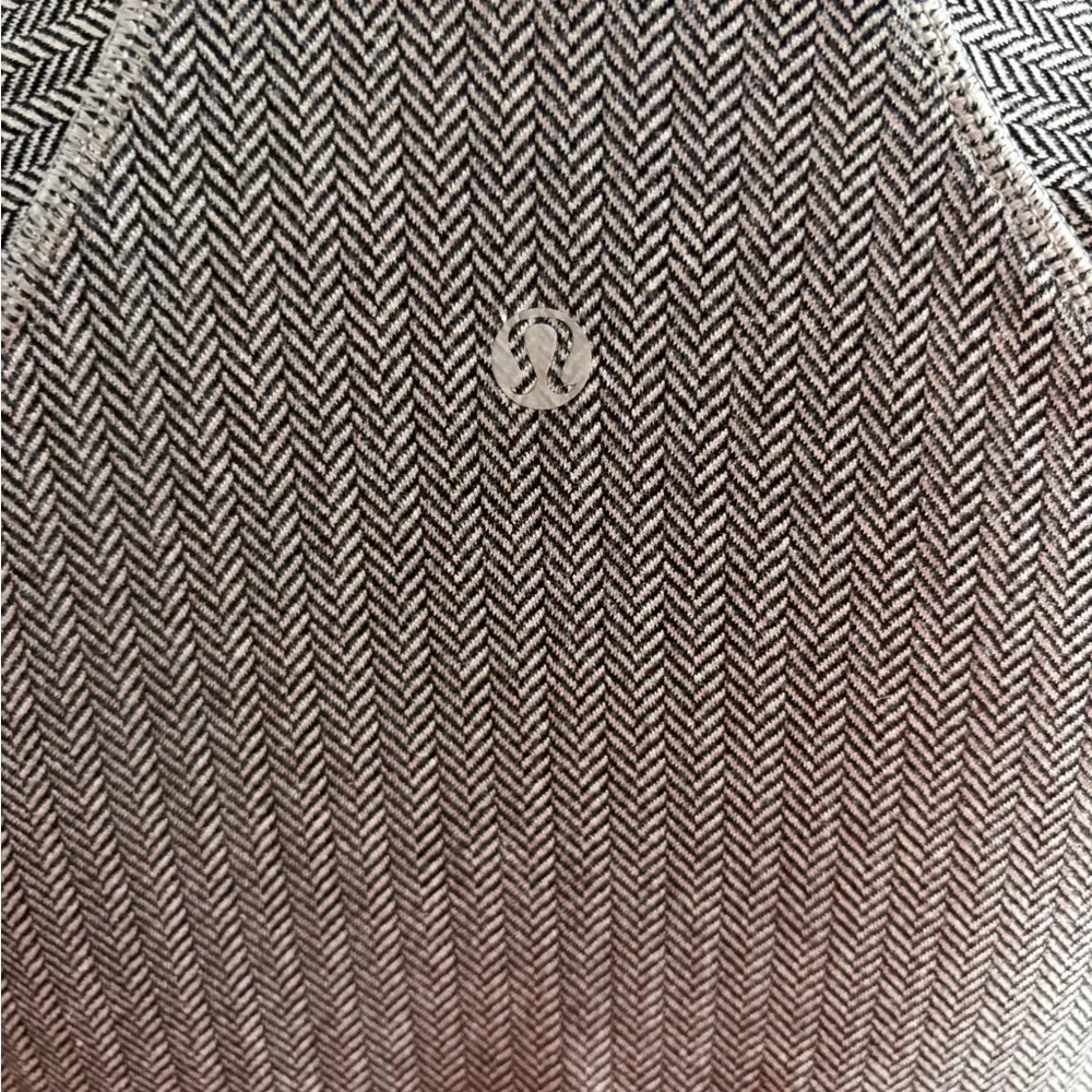 Lululemon Think Fast Long Sleeve Top Herringbone Black - Size 8 - Image 6