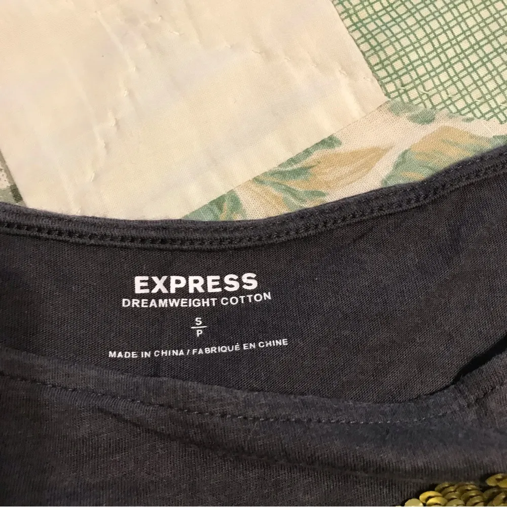 Express top, size Small. GUC - Image 3