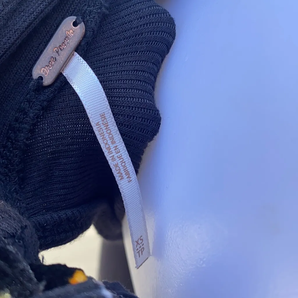 FREE PEOPLE Womens Black Scoop Neck Crop Top Top Size XS - Image 5