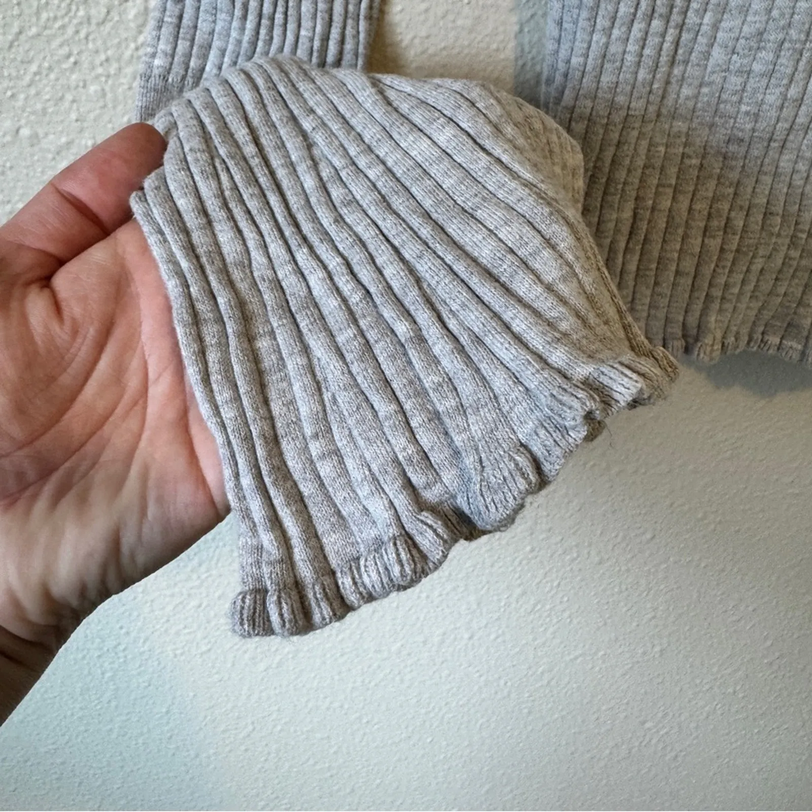 Paige Grey Ribbed Bell Sleeve Sweater Womens L Casual Classic Preppy PulloverZ - Image 9