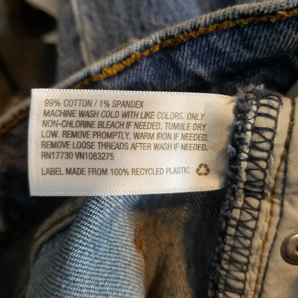 Universal Thread Blue Straight Leg Jeans - Image 7