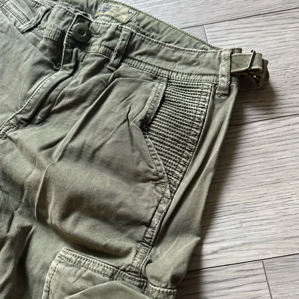 Y2K 2000’s American eagle zip ankle cargo pants - Image 4