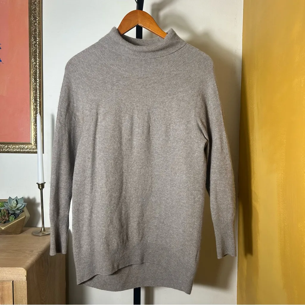 Uniqlo 3D Cashmere Turtleneck Sweater Tunic Beige Tan Minimalist Neutral Size XS - Image 2