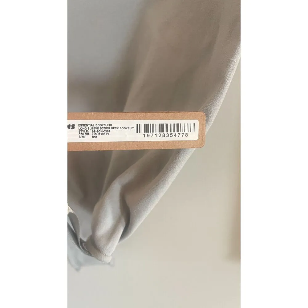 Skims ESSENTIAL LONG SLEEVE SCOOP NECK BODYSUIT Light Grey S/M - Image 5