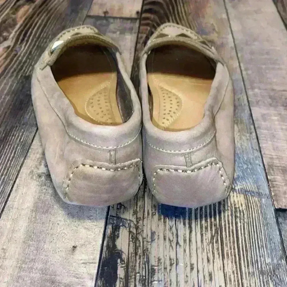 G.H. Bass & Co Natalia Tan Leather Loafer size 7.5 - Image 4