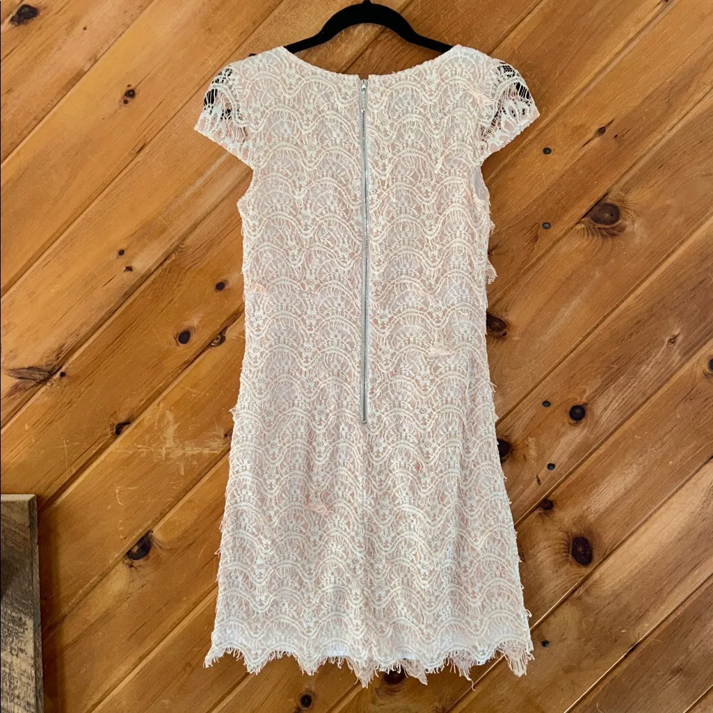 JAX cap sleeve scalloped tiered lace formal dress Pink Size 4 - Image 4