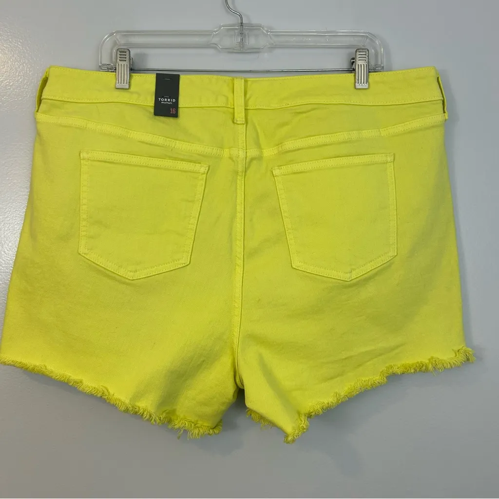 NEW Torrid Bright Yellow Button Fly Raw Hem Denim Shorts Size 16 - Image 5