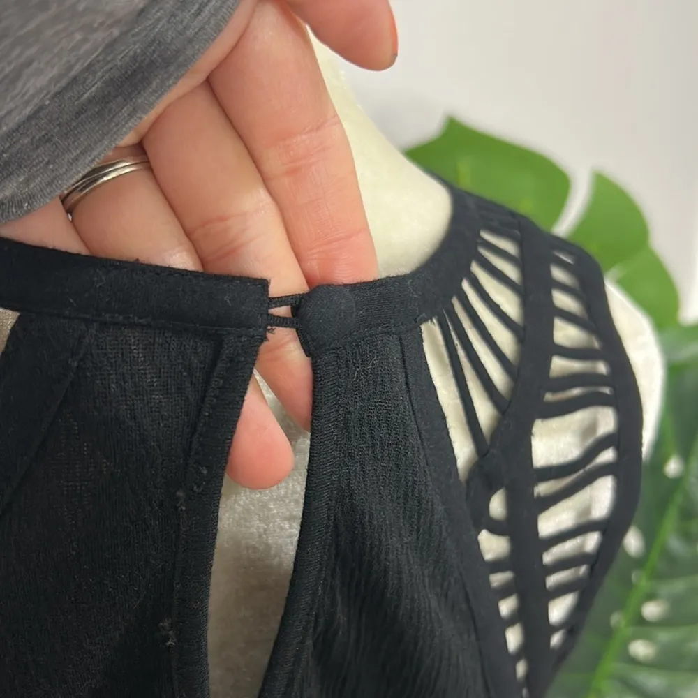 Pixely • stitch fix cutout sleeve top - Image 5