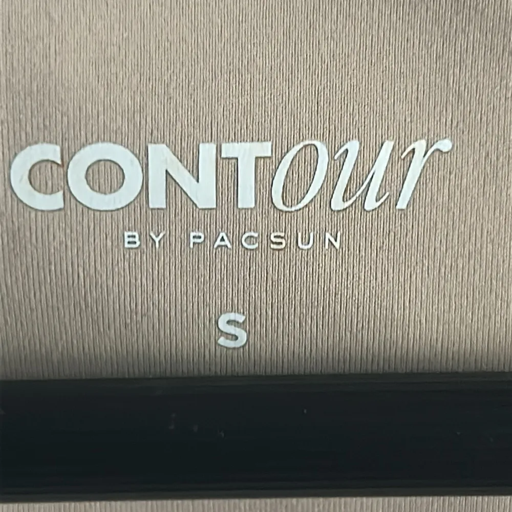 New Contour from PacSun Square Scoop Neck Compression Fitted Long Sleeve Tee Top - Image 7