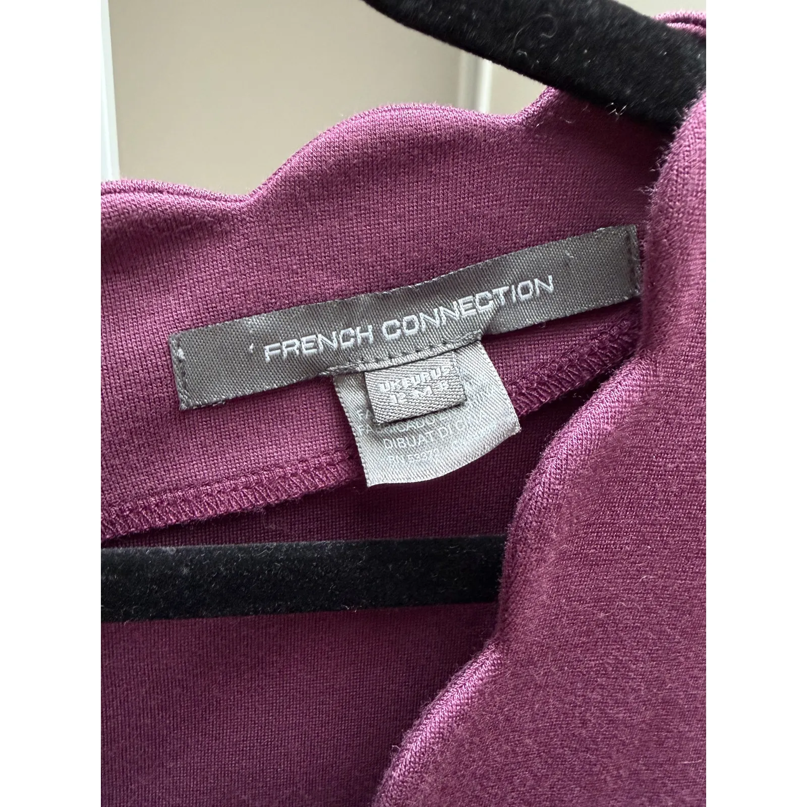 NEW NWT French Connection Lula Scallop V Neck Sheath Mini Dress size 8 Plum - Image 5