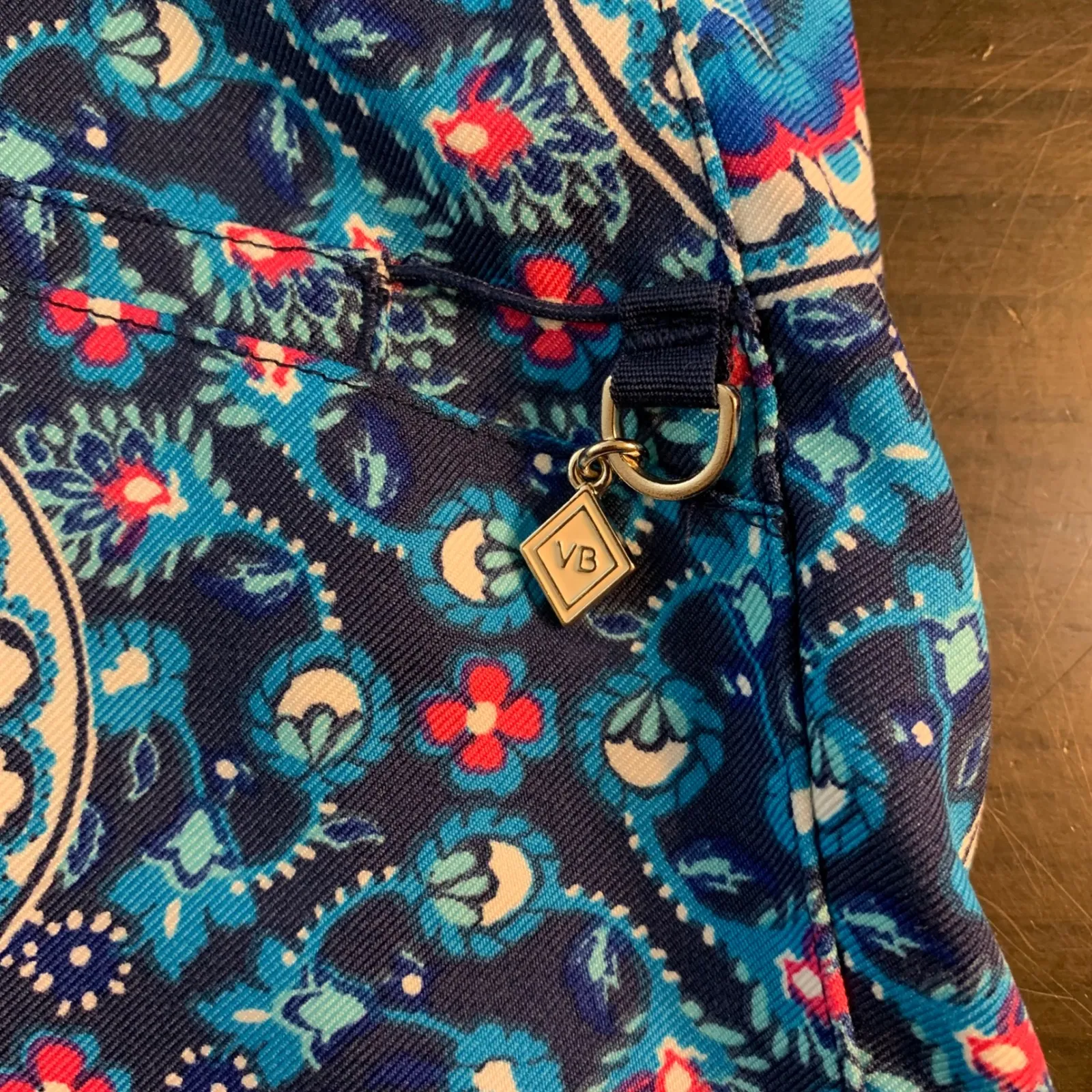 Vera Bradley Women's Size M Blue Floral Print V Neck Scrub Top Short Sleeve - Image 4