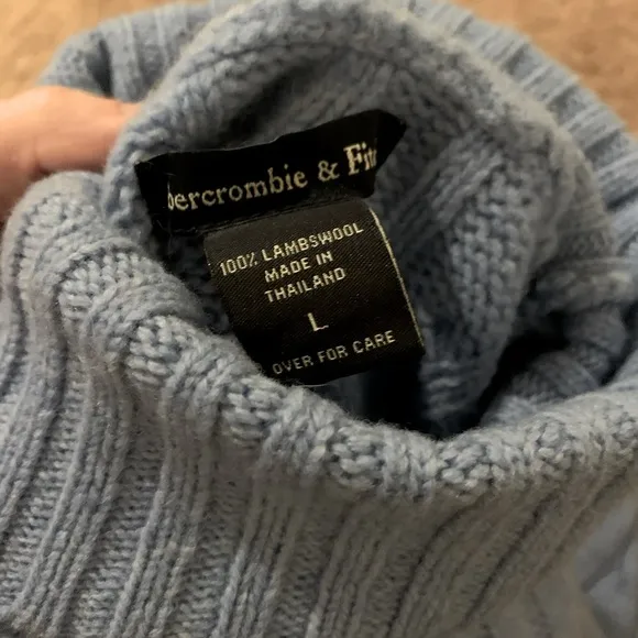 Abercrombie & fitch knitted sweater - Image 2