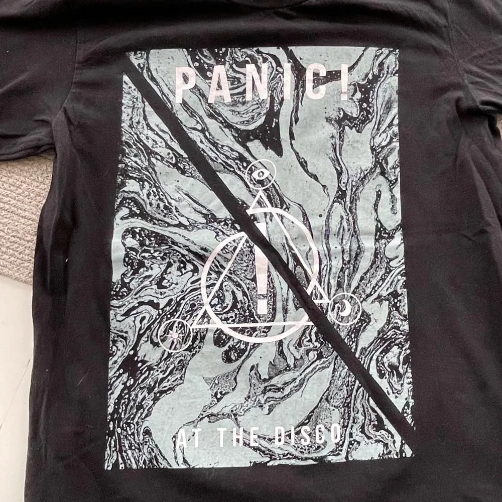 Vintage Y2K Panic At The Disco Black Seafoam Mint Blue Green Print Concert Tee M Size M - Image 5