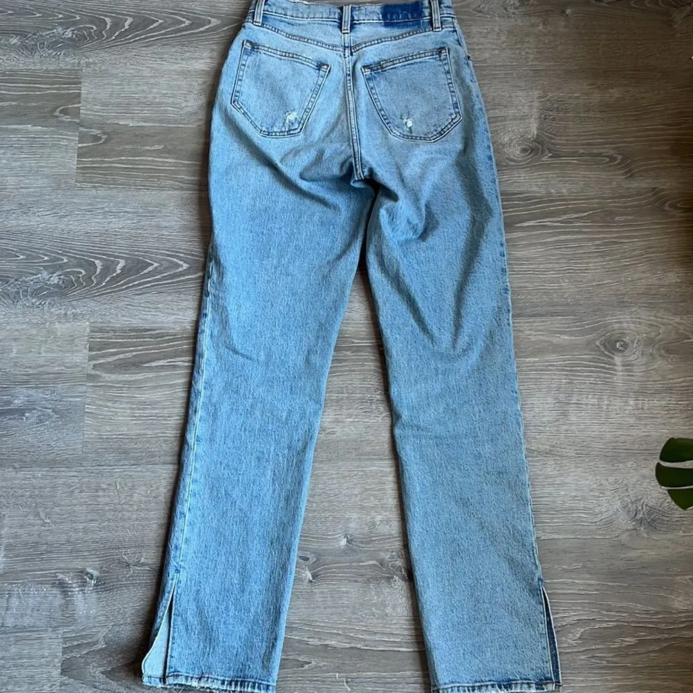 Abercrombie Ultra High Rise 90s Straight Jean, Light with Vent Hem - Image 4