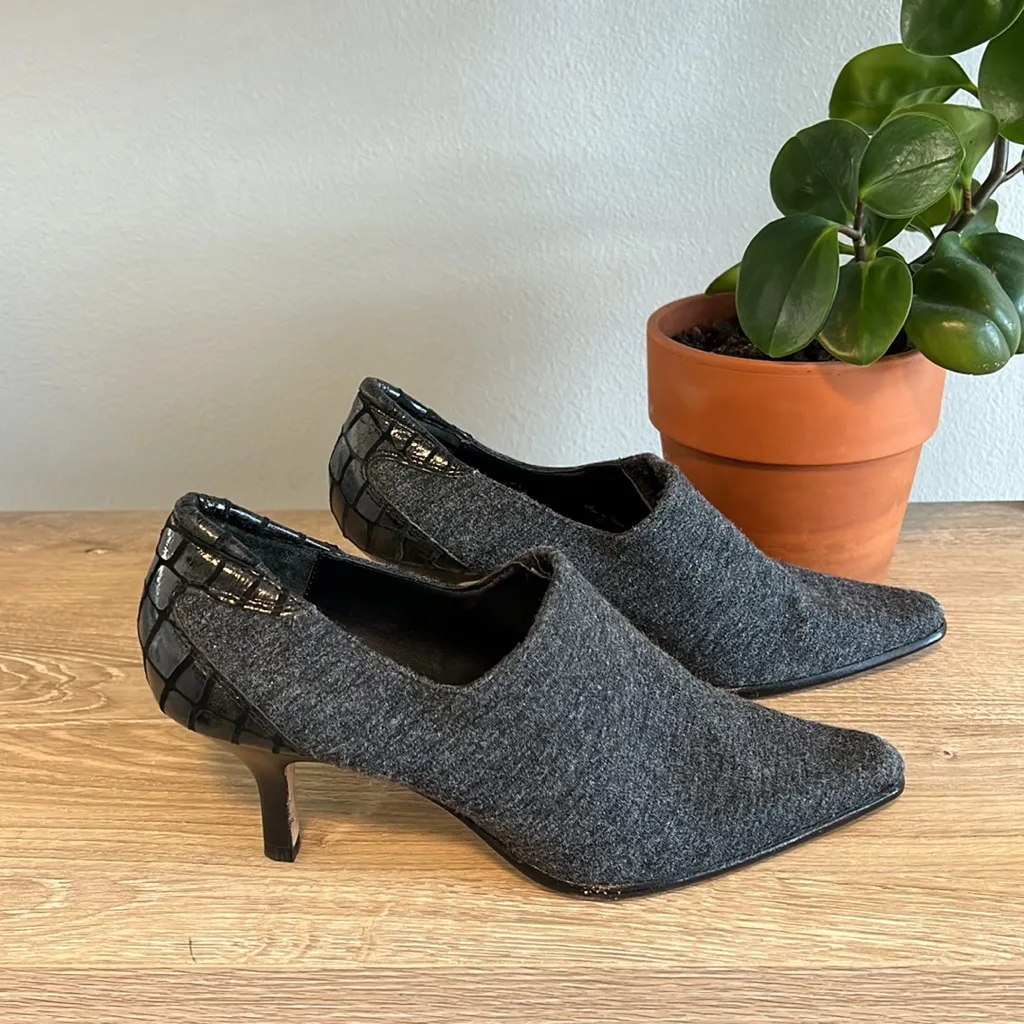 Donald J. Pliner Ponte & Leather Closed Toe Heel, 6.5 Gray - Image 4