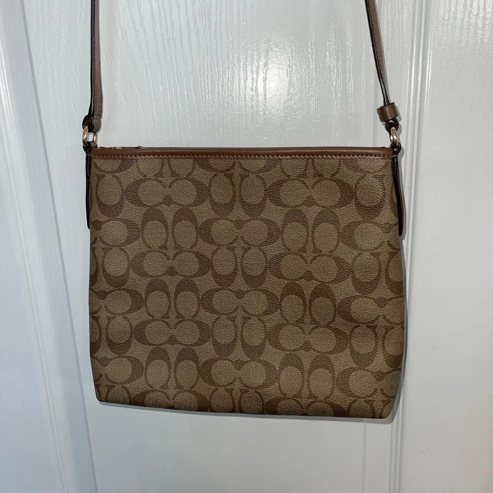 Coach crossbody purse - Image 5
