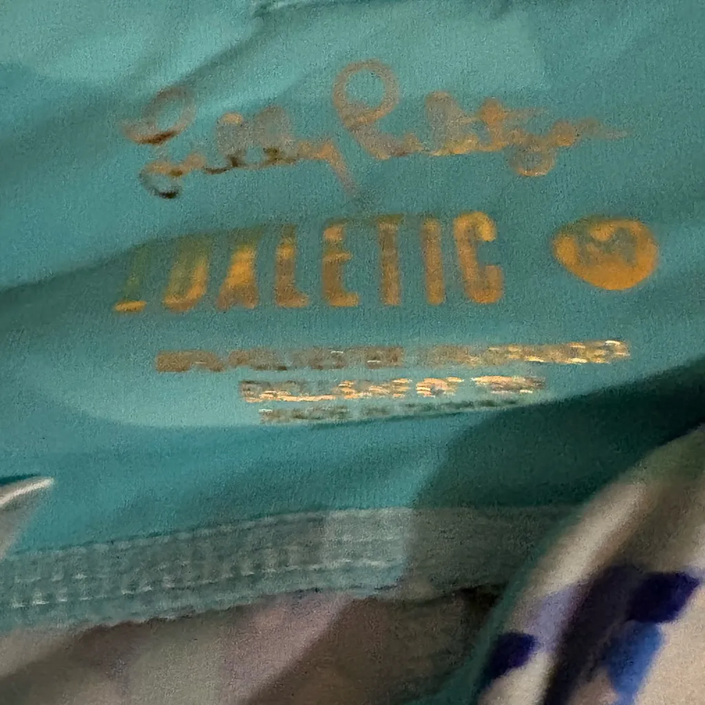 Lilly Pulitzer Luxletic Jolena Weekender size medium - Image 3