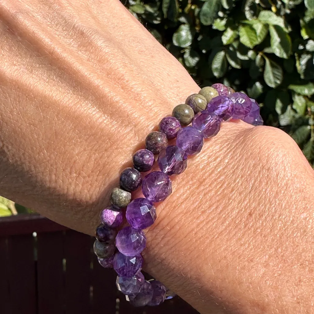 B21. Elegant 8mm Fine Faceted Amethyst Bracelet made in Maui Purple - Image 2