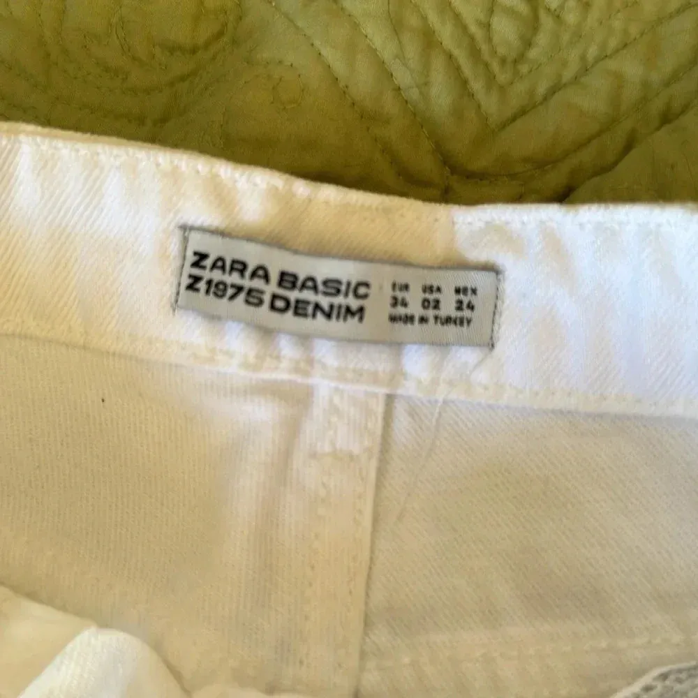 White Zara embroidered floral shorts size 2 NWOT - Image 5