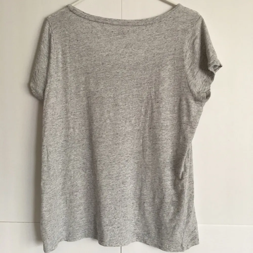 2/$15 Vineyard Vines T-Shirt Size M - Image 4