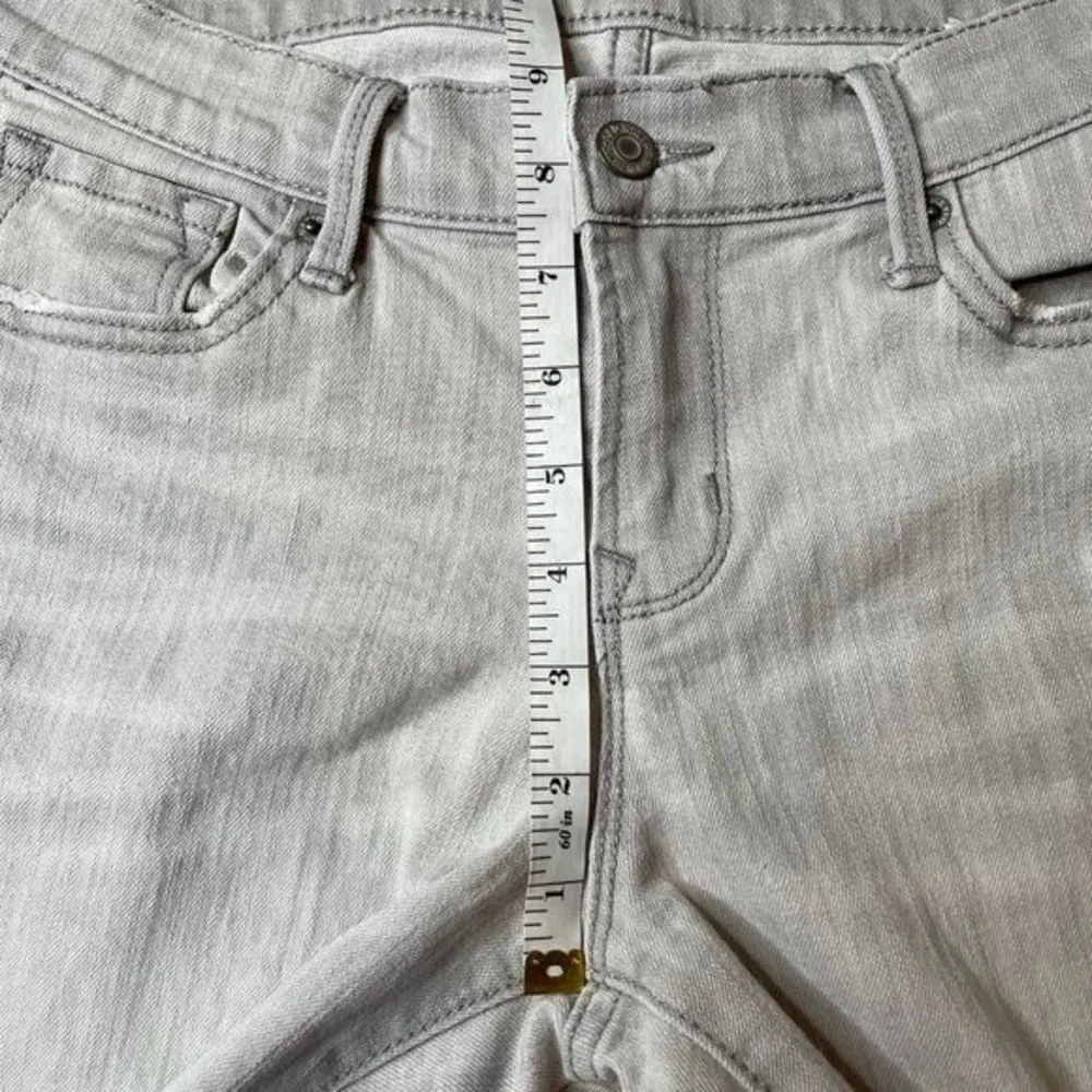 Old Navy Curvy Skinny Jeans Mid Rise Stretch 2 Regular Light Grey Gray Denim Zip - Image 8