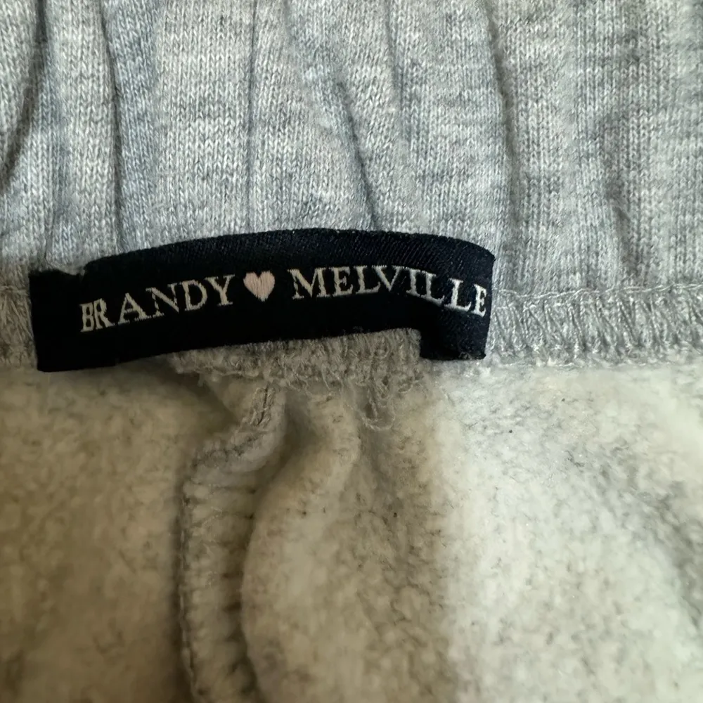Brandy Melville sweatshorts fits like an xs - Image 3