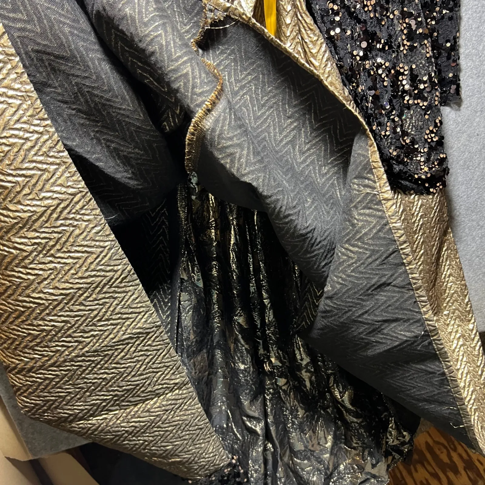 Handmade Renaissance Medieval Queen Costume Gown Gold Black Sequins XL - Image 9