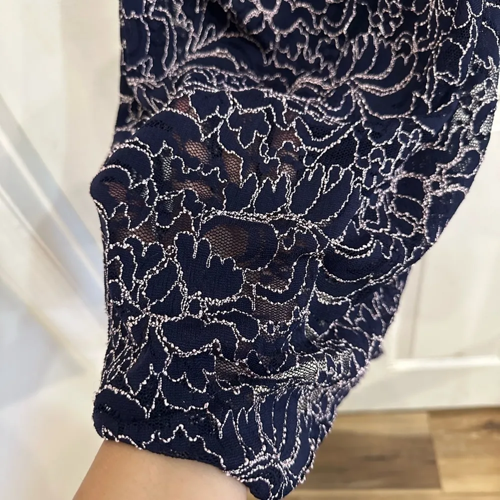 Motherhood Maternity Women's M Midi Gender Reveal Dress Navy Light Pink Lace - Image 4