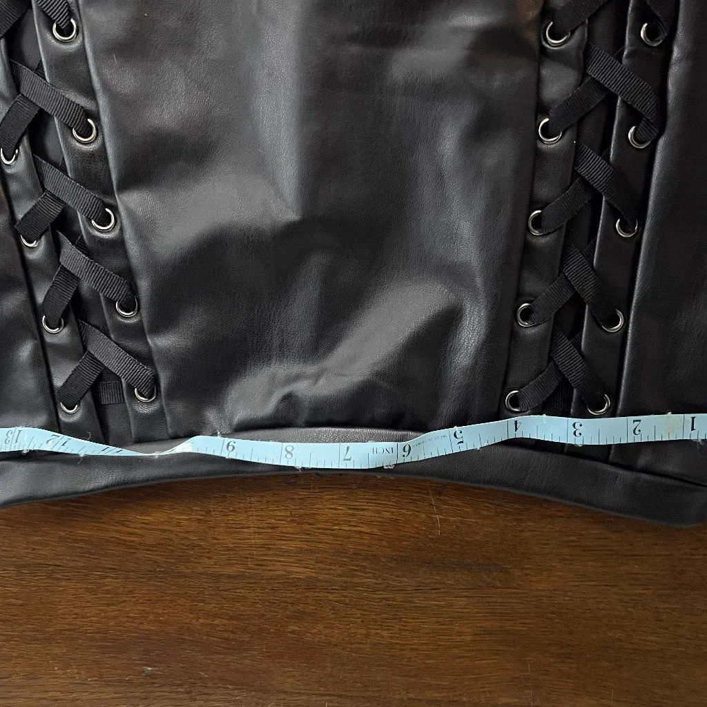 Faux leather Y2K Womens lace up black goth miniskirt Size M - Image 8