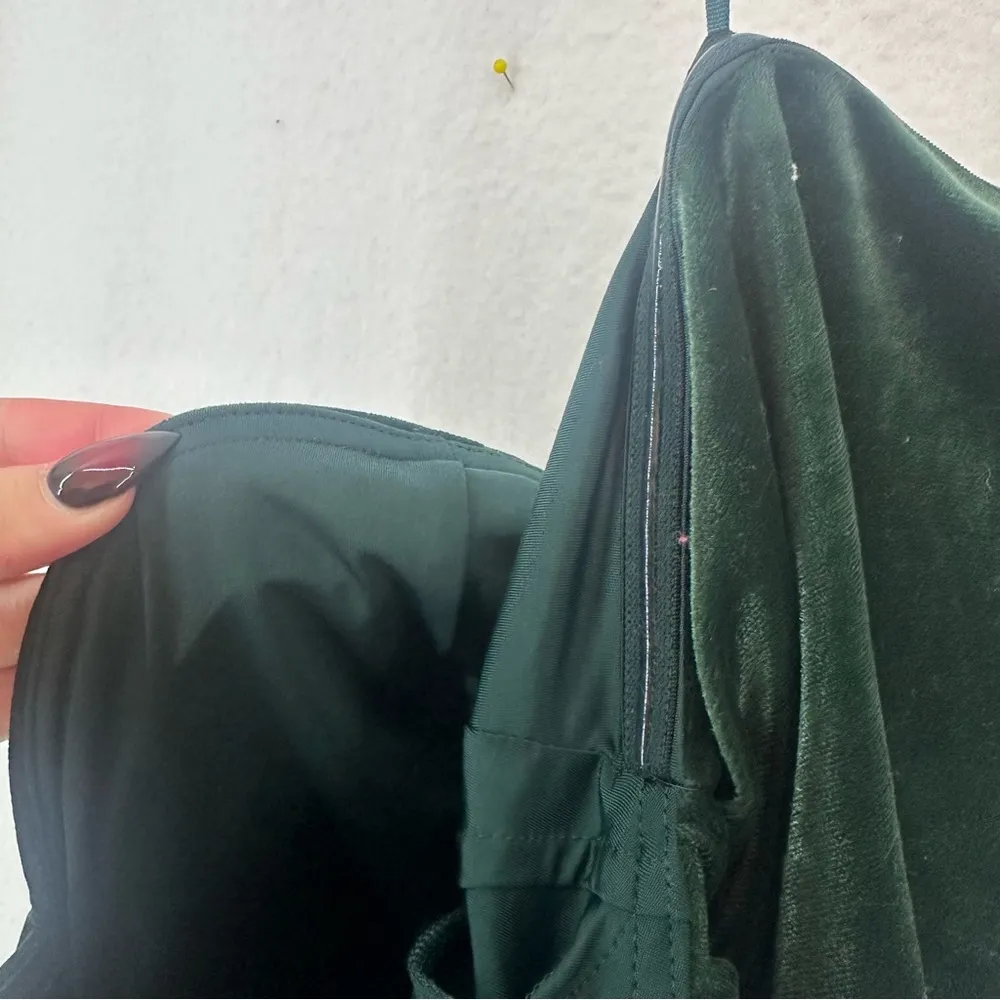 NWT Express Body Contour Velvet Cown Neck Strapless Top Womens XL Green - Image 8