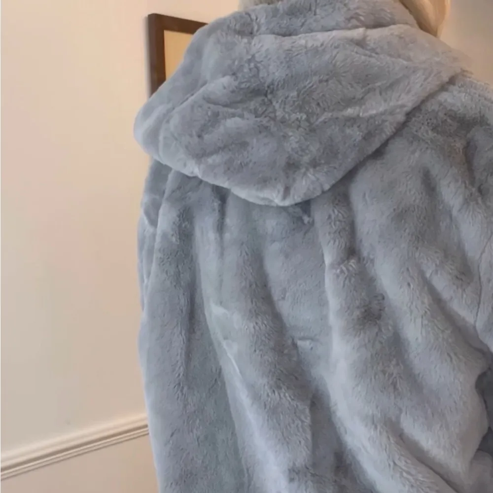 NWT  GIRLS Fluffy grey jacket - Image 2
