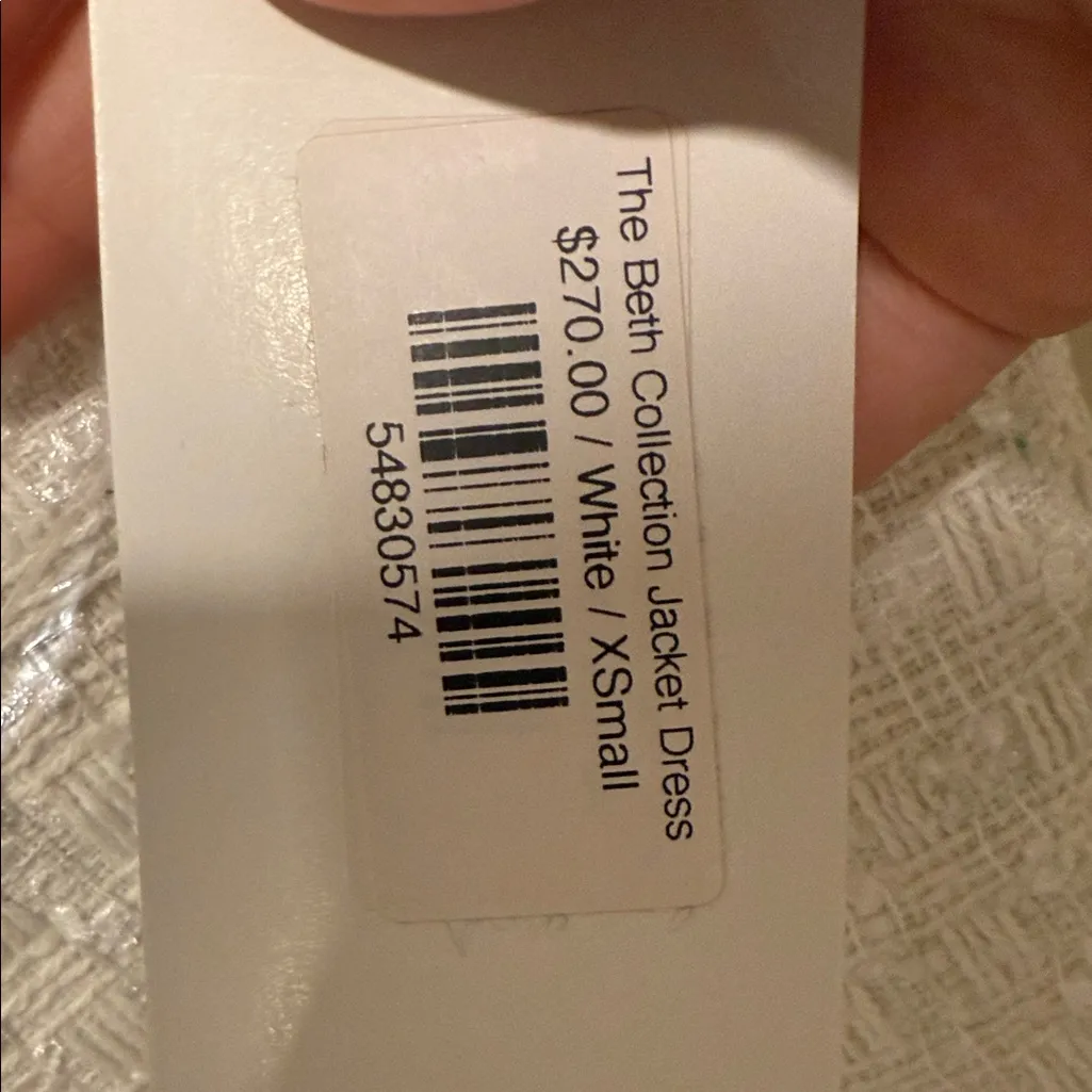 Elegant White Textured Coat with Black Bow - Image 5