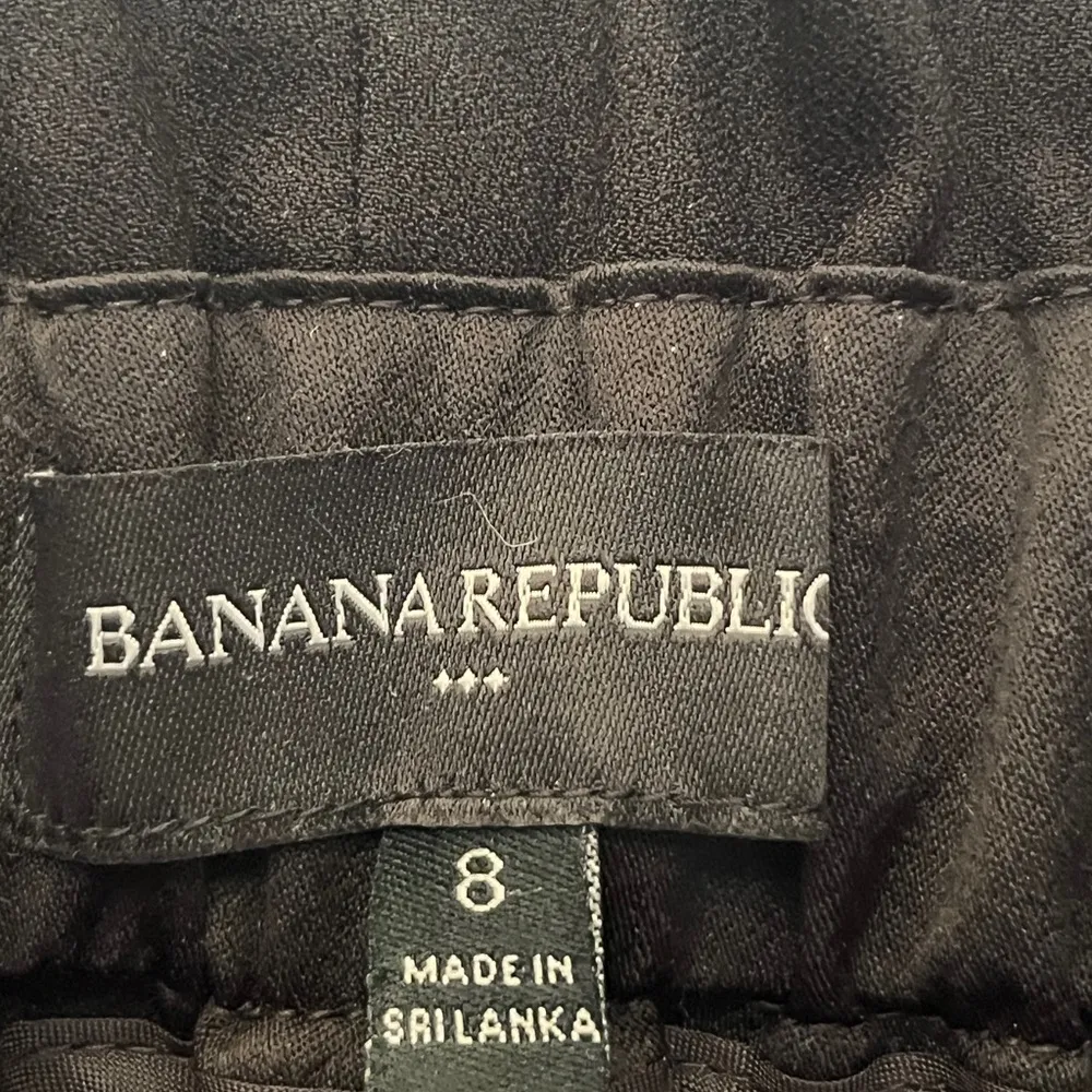 Banana Republic Women's Casual Shorts with Pockets Black Medium 8 - Image 5