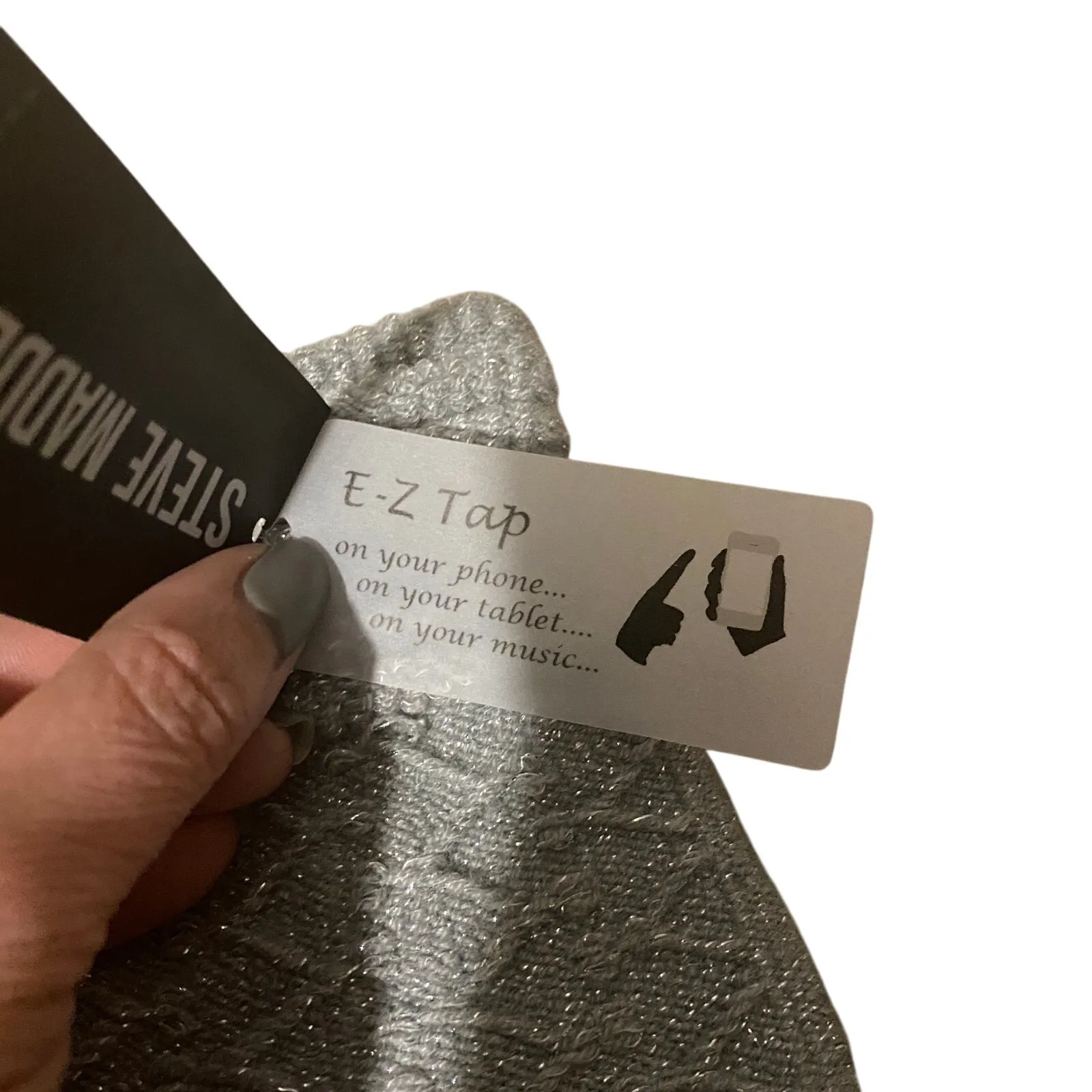 Steve Madden Gray Knit Touchscreen Friendly Light Gloves Women Sz OS - Image 8