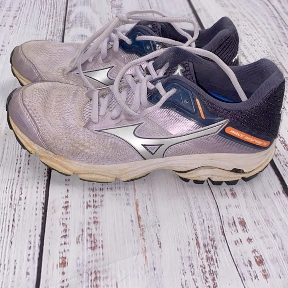 MIZUNO wave inspire 15 tennis shoes size 7 1/2 - Image 2