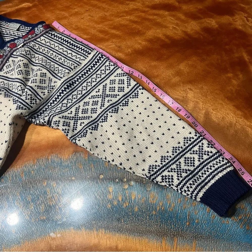 Voss Norway Fair Isle Wool Pullover Sweater metal clasps white blue red small - Image 10
