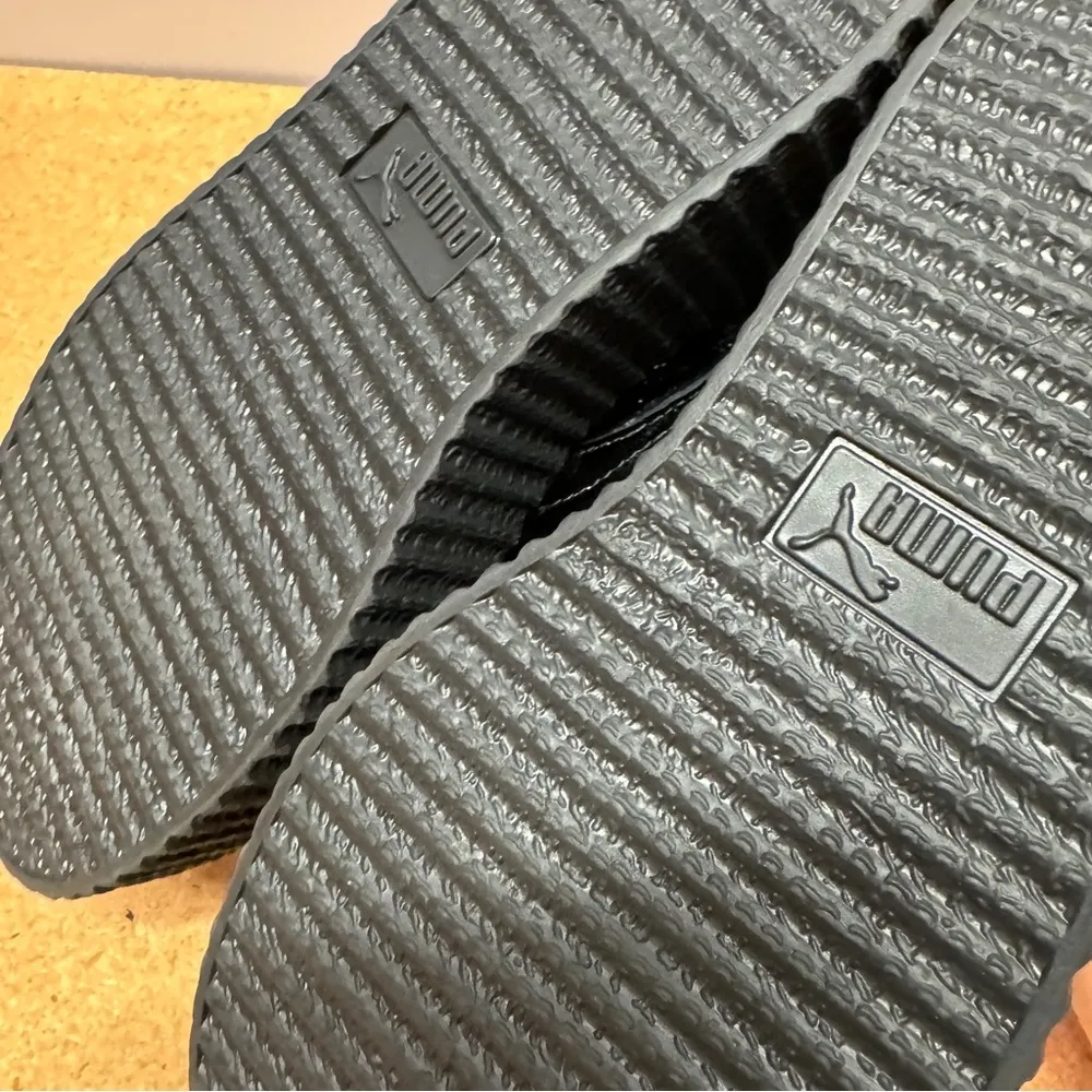 puma women's fenty by Rihanna sneakers us 6 - Image 3