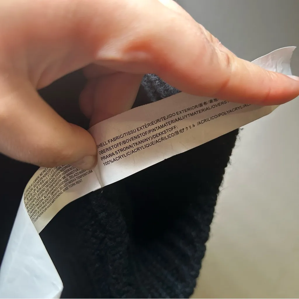 Moon River Anthropologie Off the shoulder cable knit cropped black sweater small - Image 6