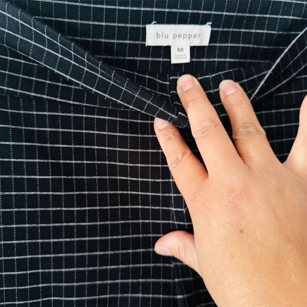 Blu Pepper M Black & White Plaid High-Rise Button Front Ankle Pants - Image 4