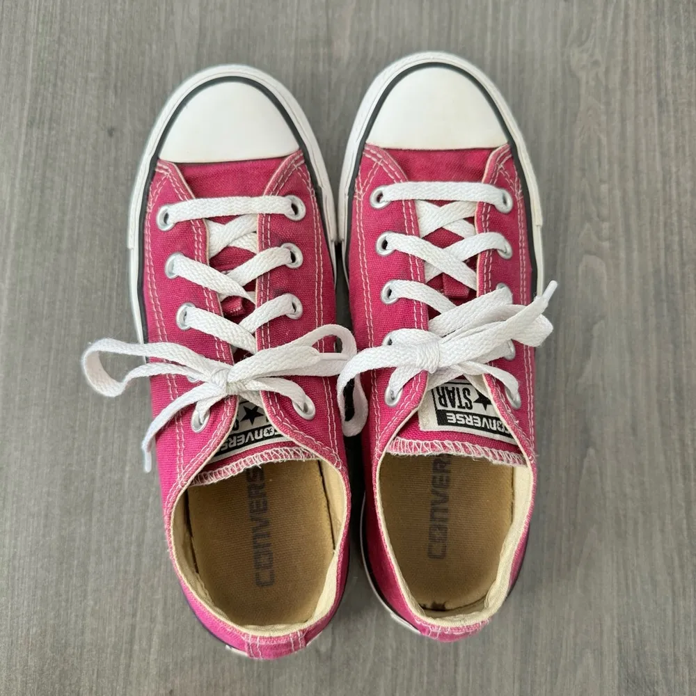 All Star Chuck Taylor low top sneakers shoes burgundy women size 6 - Image 9