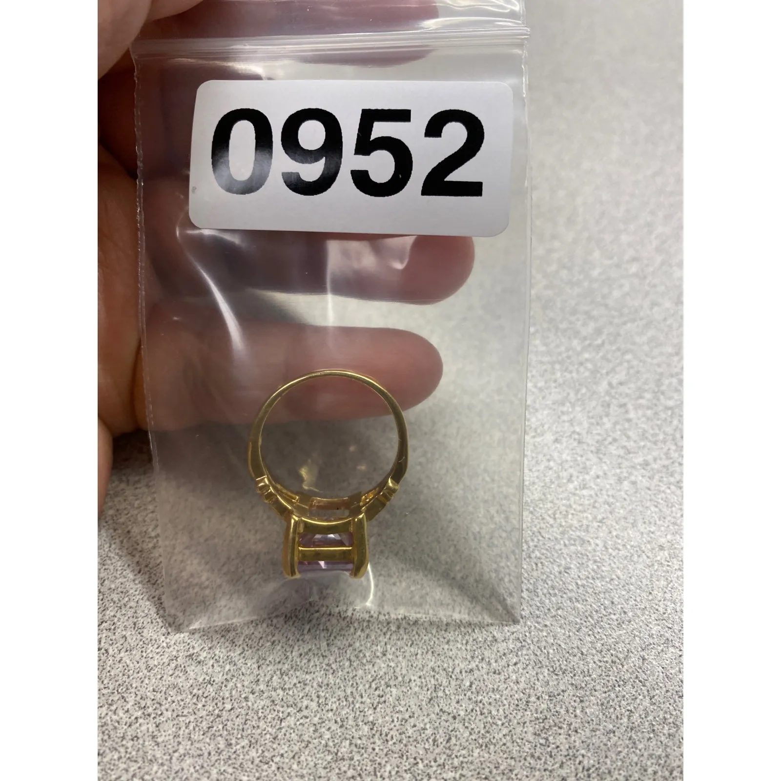 Stunning Gold Tone Emerald Cut Lavender Stone Ring Statement Cocktail Size 7.75 Purple - Image 9