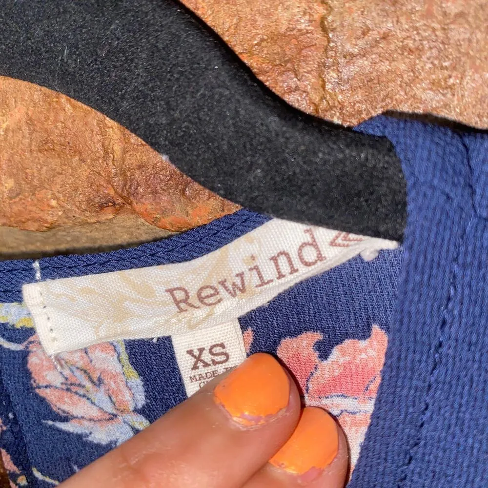 Rewind Navy Blue Floral Short Sleeve Blouse Women's Size XS - Image 3