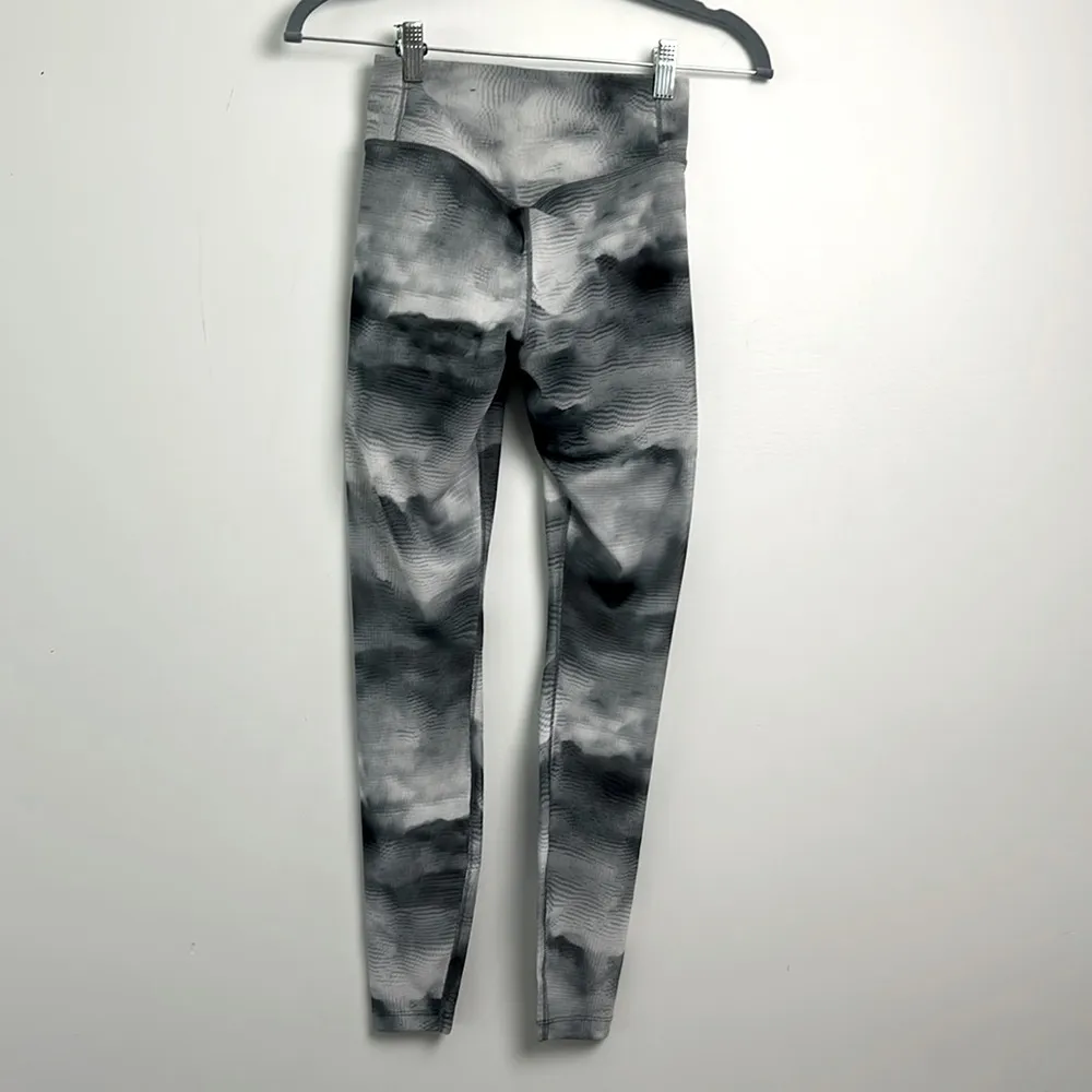 Nike| Dri-Fit Mesh Leggings with Attached Bike Shorts sz XS - Image 3