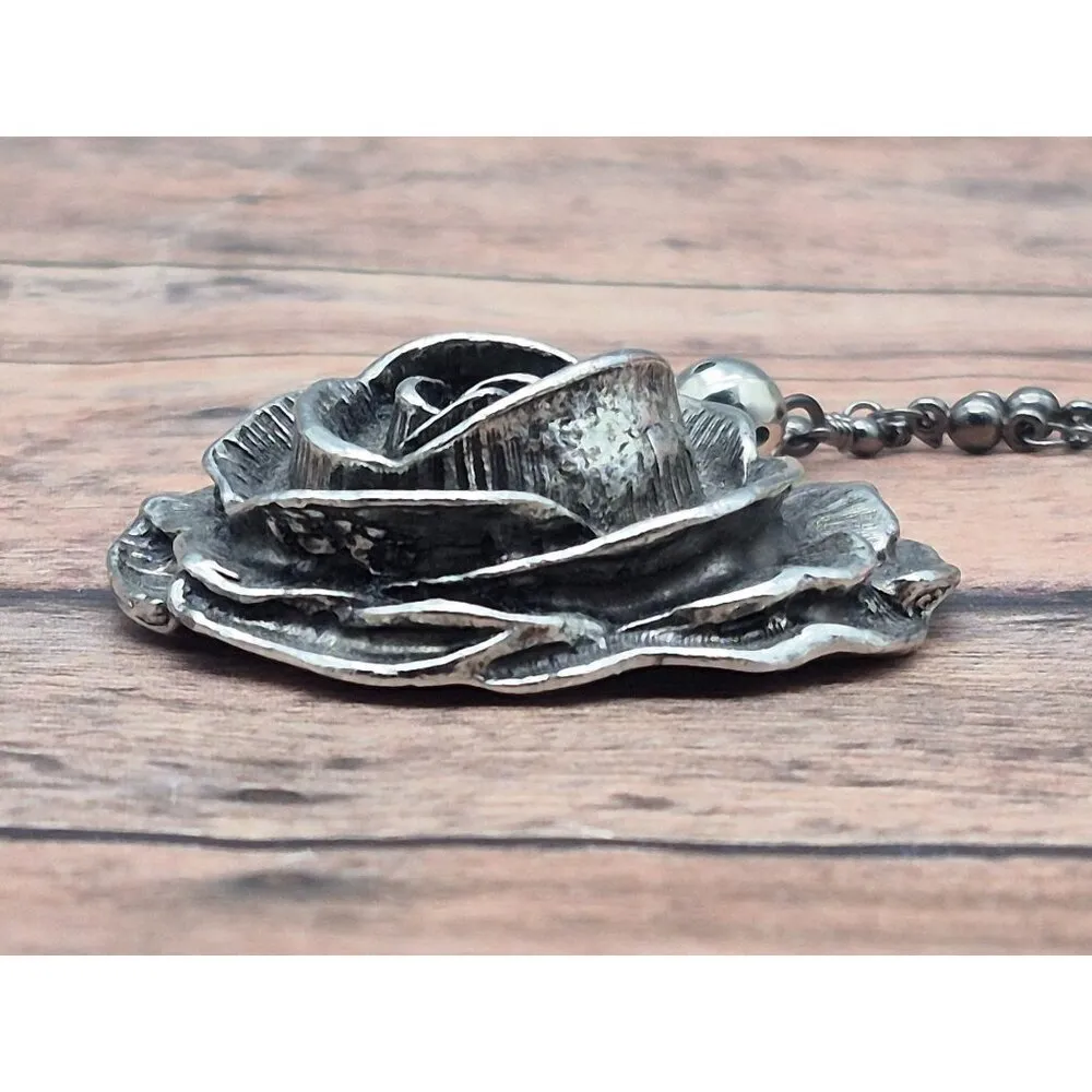 Rachel Roy Gunmetal Chain Silver Tone Rose Pendant Necklace Whimsy Goth Romance - Image 9