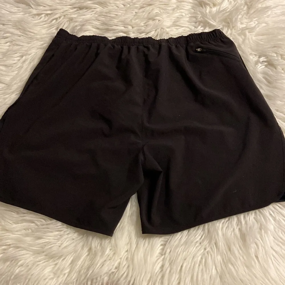 REI Women Shorts size M inseam 6” excellent condition color black Size M - Image 7