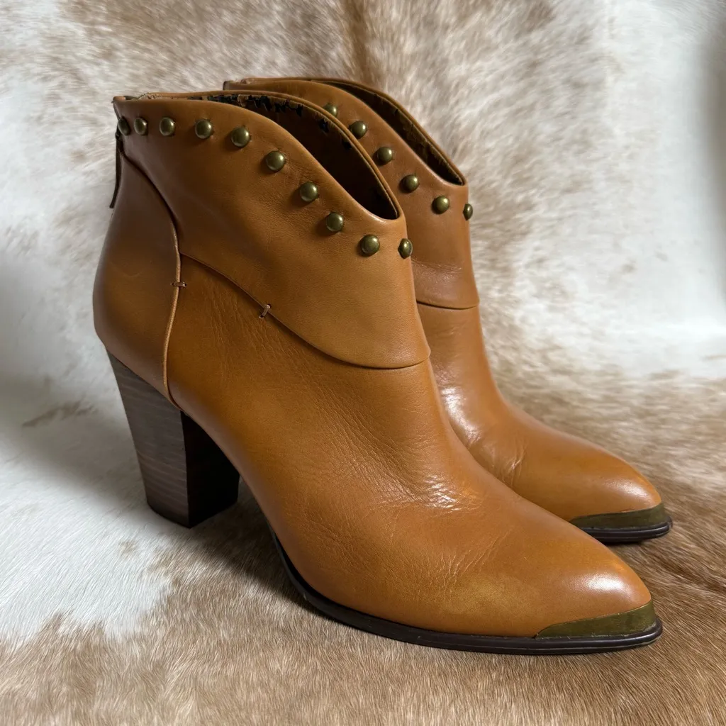 B MAKOWSKY QUINCY LEATHER ANKLE BOOTS Size 8 B45 Tan - Image 4