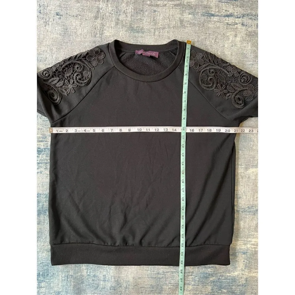 Gloria Vanderbilt Black Floral Lace Shoulder Sweater Medium - Image 5