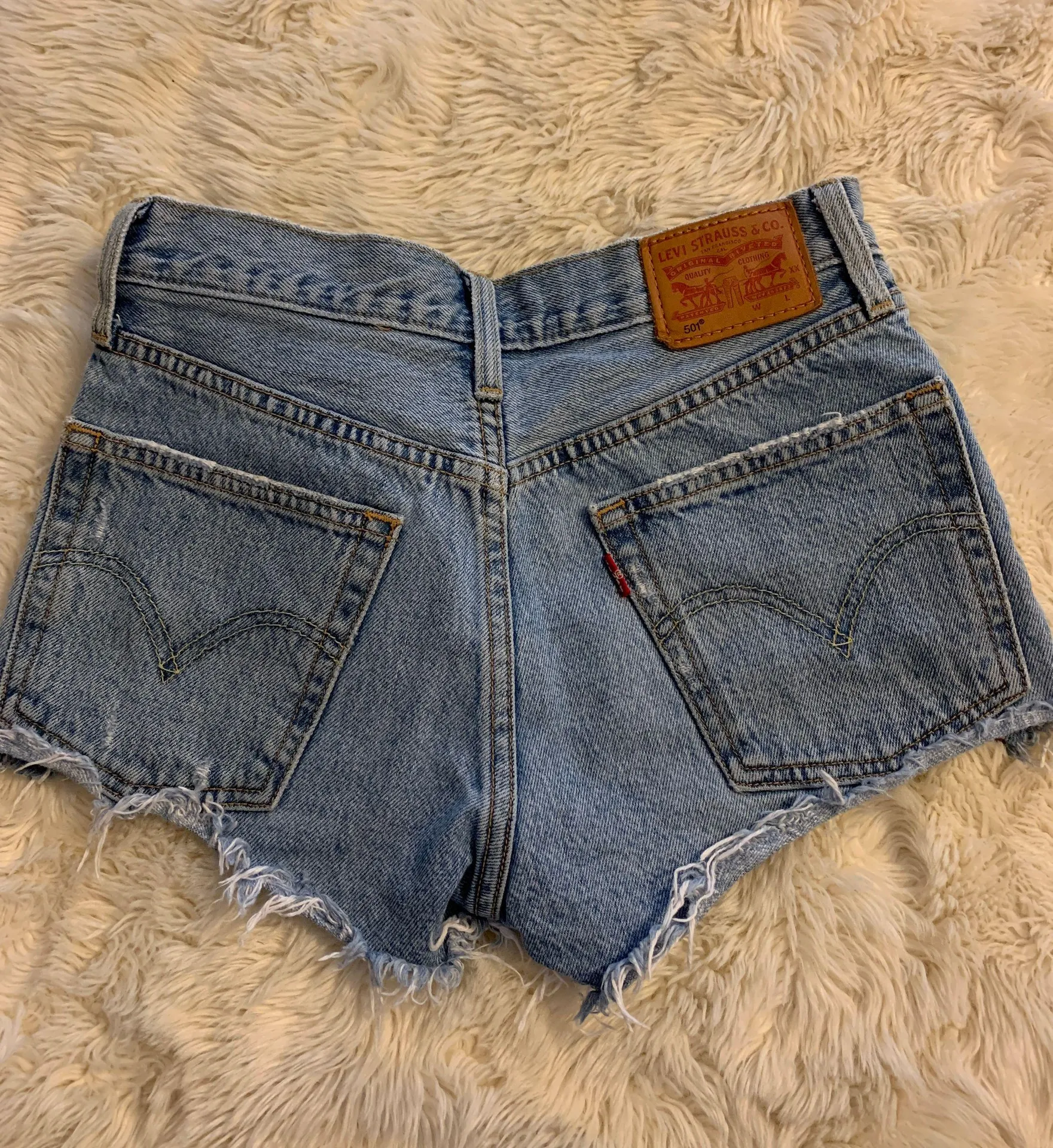 Levi’s 501 Shorts - Image 2